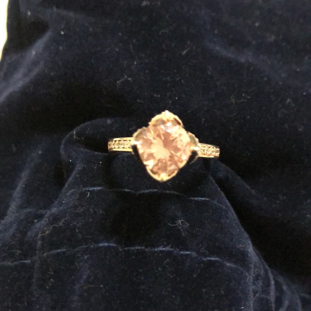 Stunning Rose Gold Crown Petal Ring - Picture 3 of 6